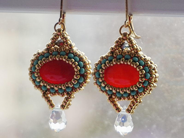 Regina earrings with carnelian cabochons