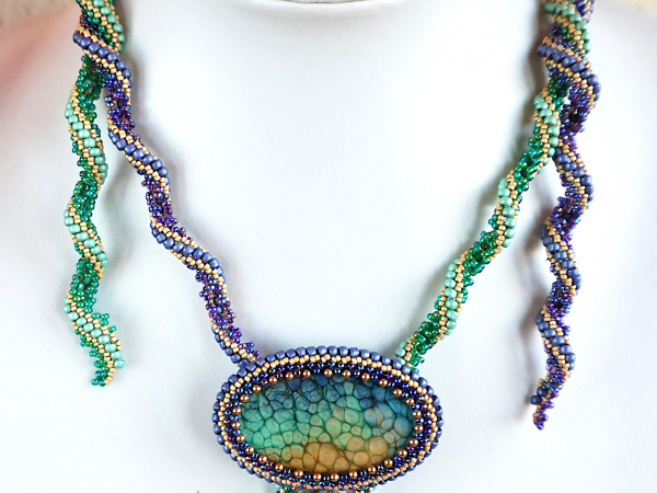 Diagonal Cellini peyote necklace design