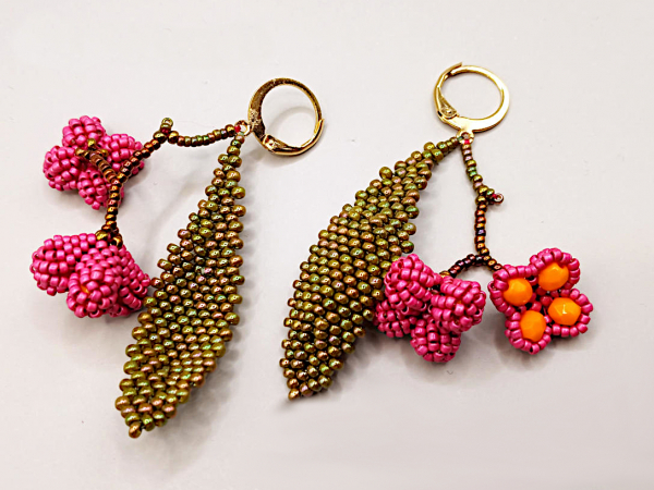 Spindle Berries earrings