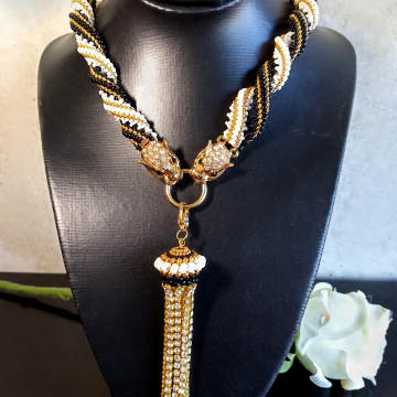 Day and Night with Tuya Tassel