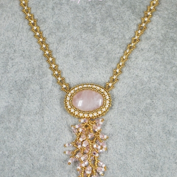 Lyda necklace in rose quartz