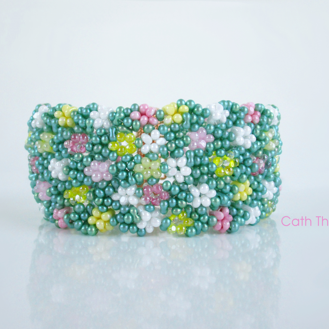 Farfalle stitch - Constellation & Butterfly Rainbow cuff - Tutorial