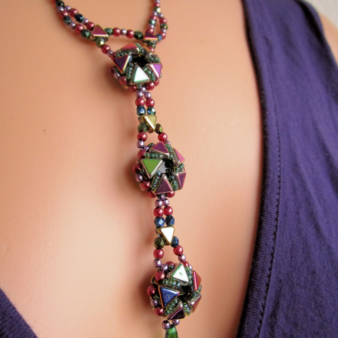Catherine Wheels - Reversible Tie Necklace and Earrings - Tutorial